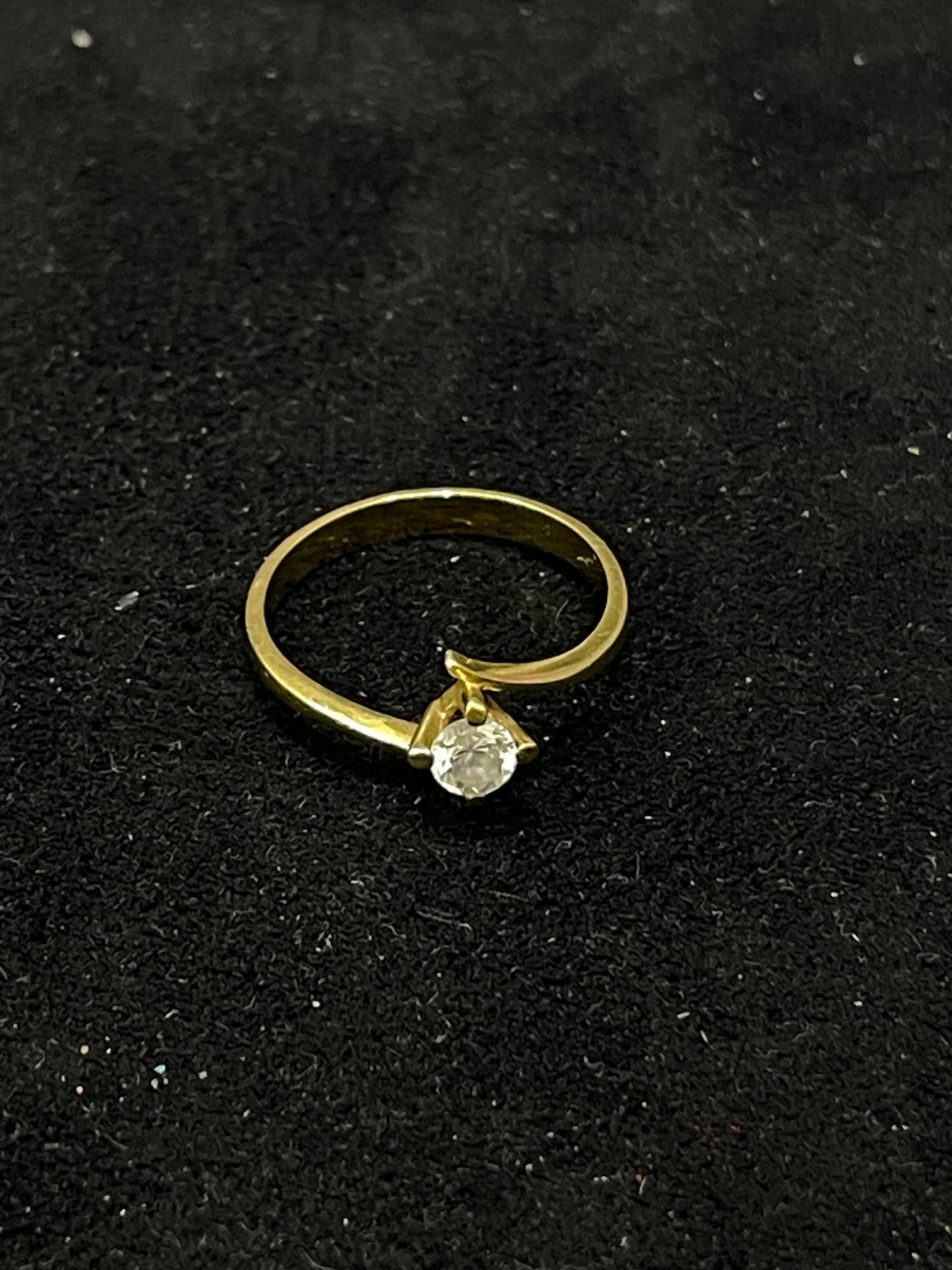 Anillo de oro de 18 Kt de segunda mano