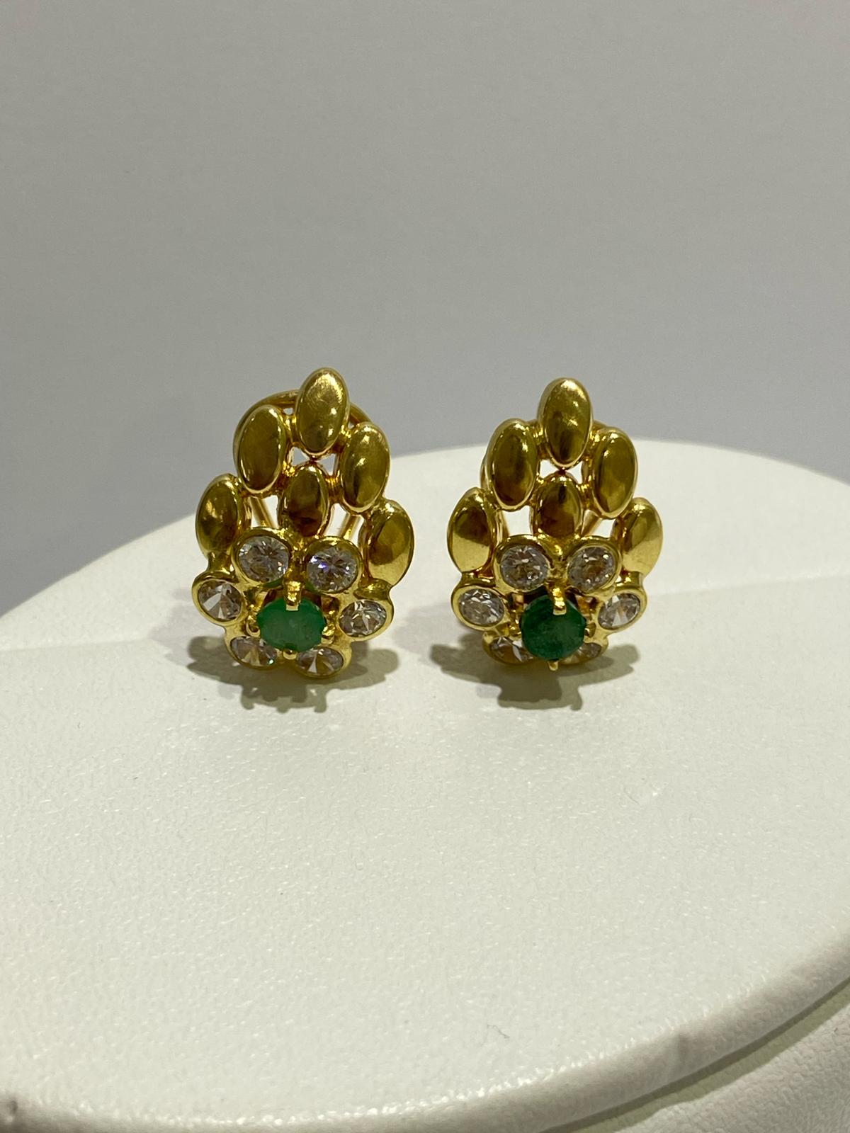 Pendientes de oro 18 Kt de segunda mano