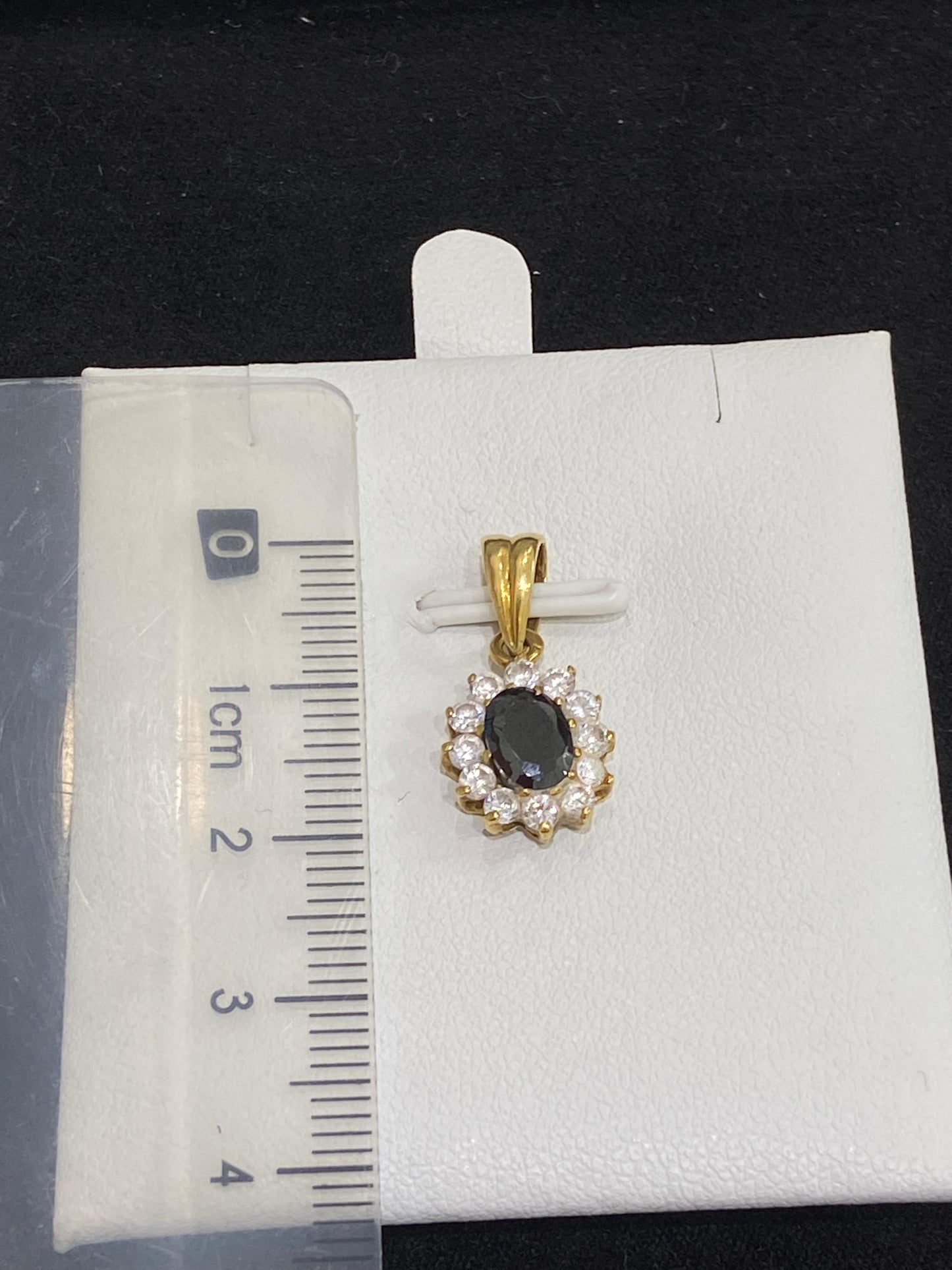 Colgante de oro 18Kt de segunda mano