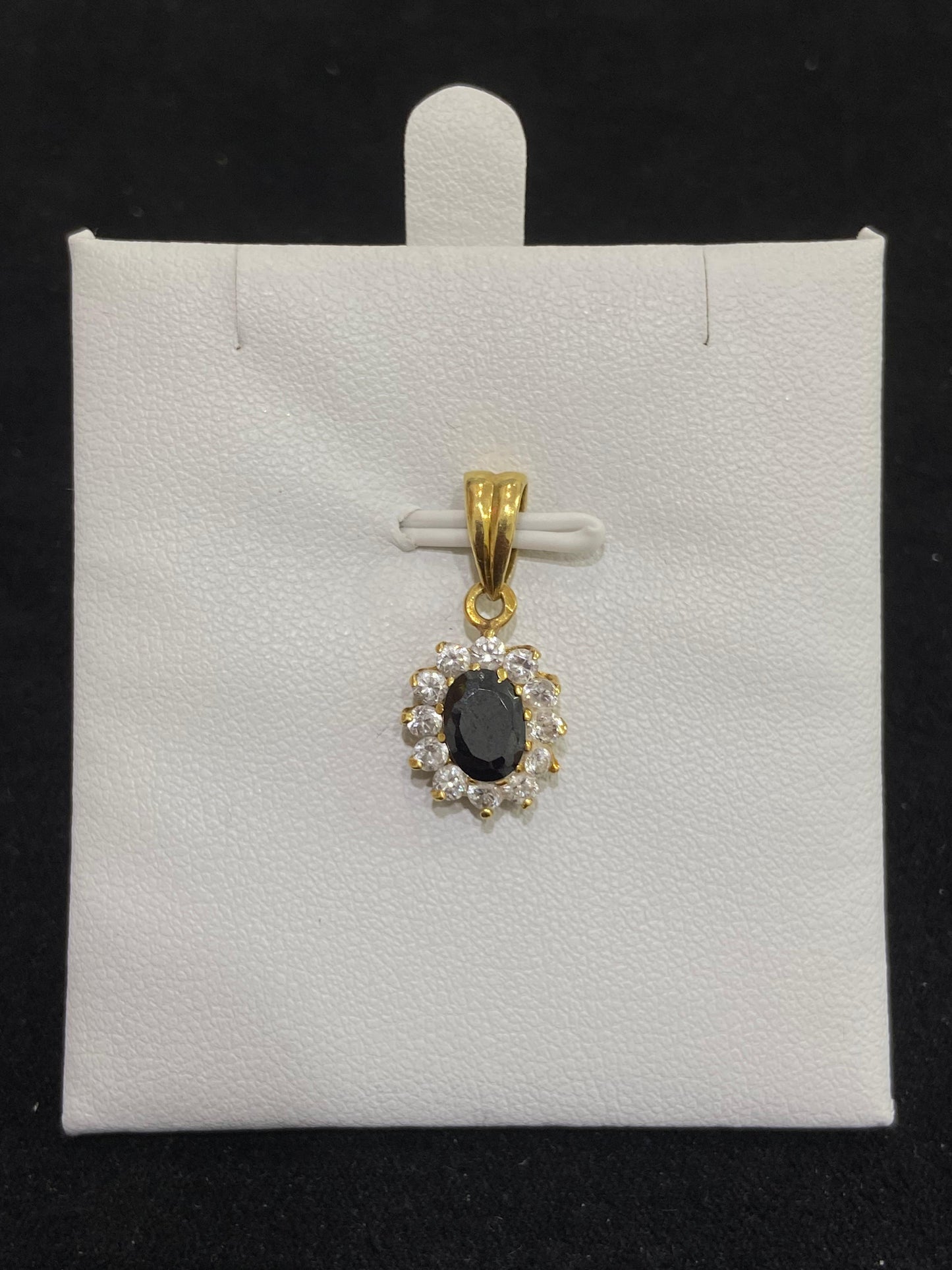 Colgante de oro 18Kt de segunda mano