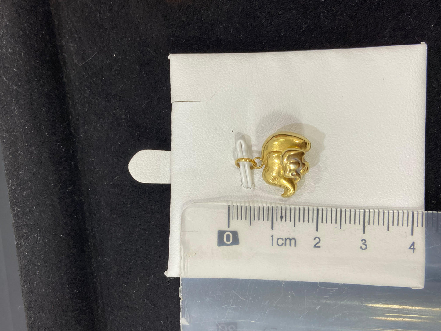 Colgante oro 18Kt de segunda mano