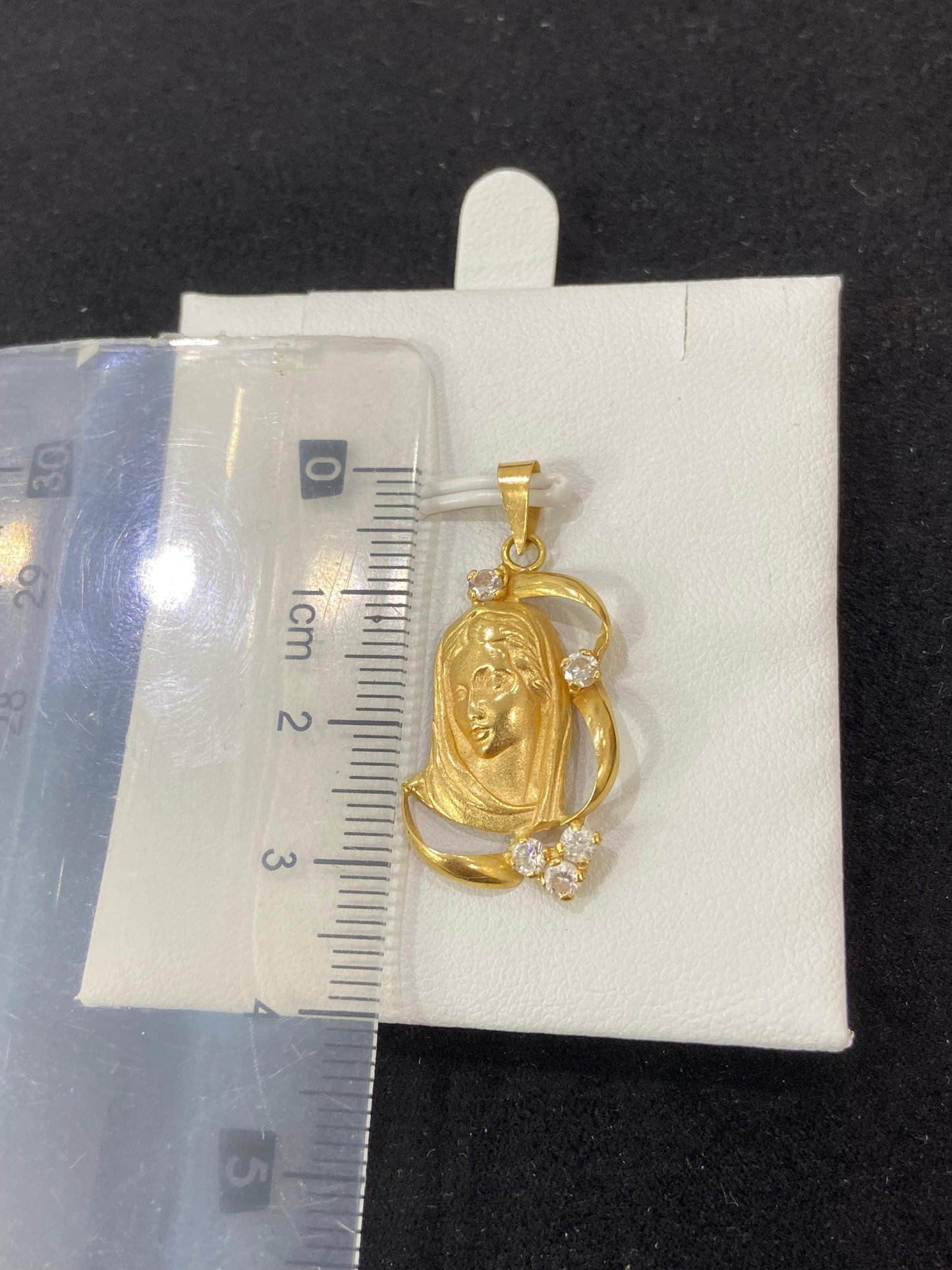 Colgante oro 18Kt de segunda mano