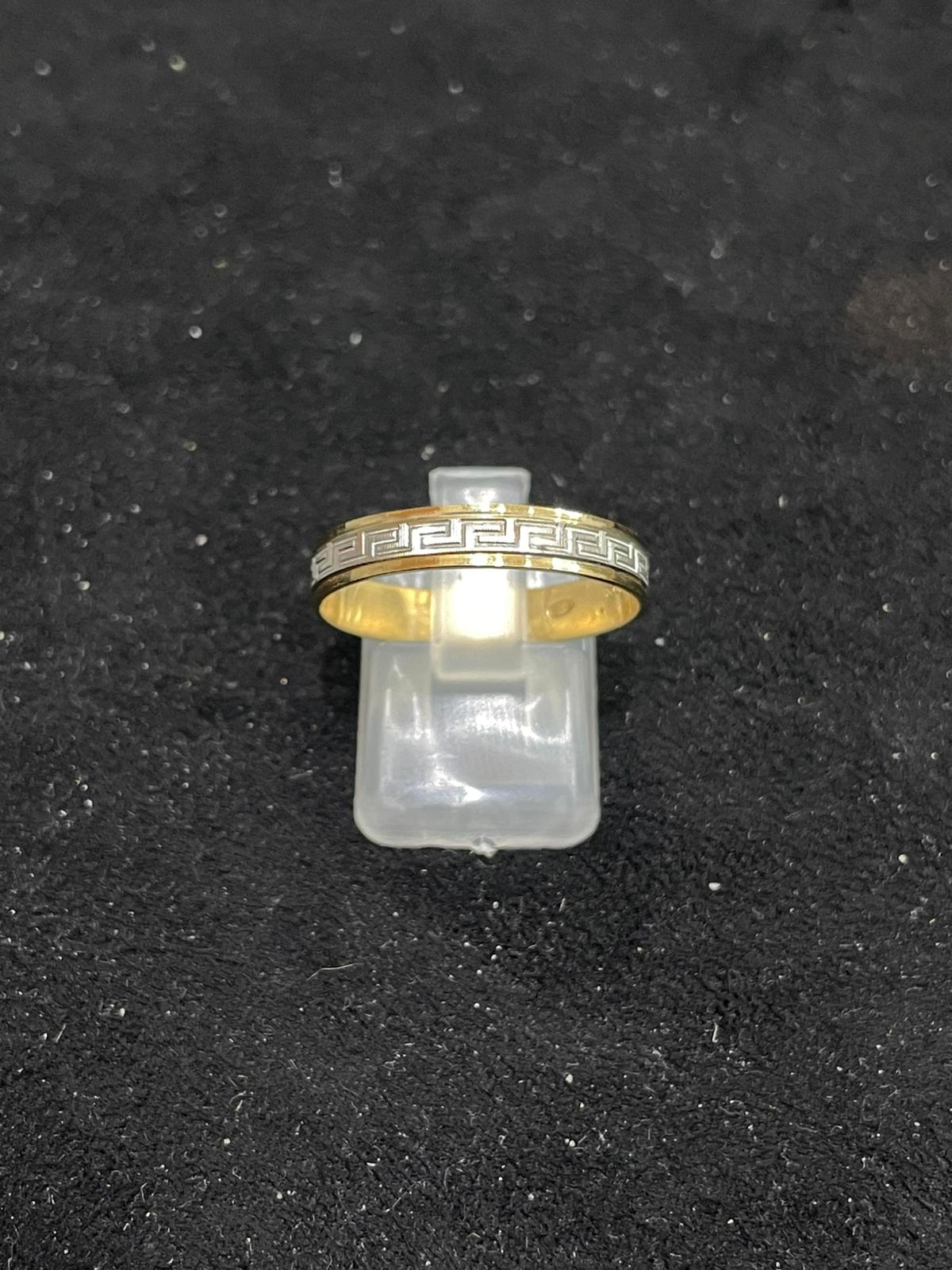 Anillo de oro de 18 Kt de segunda mano