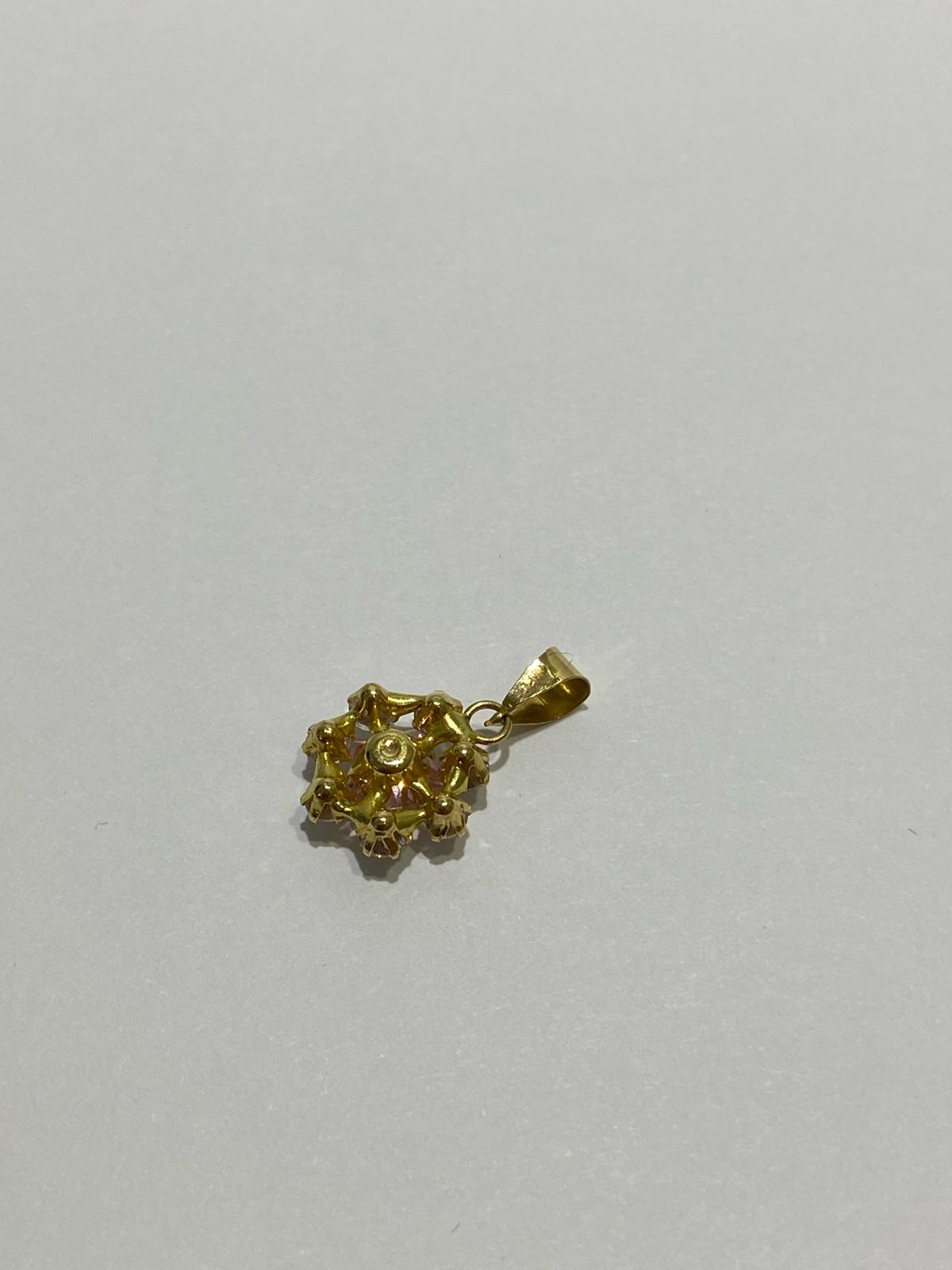 COLGANTE FLOR DE ORO 18KT DE SEGUNDA MANO