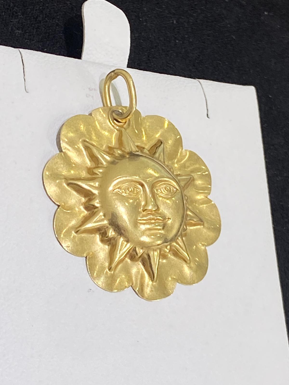 Colgante Sol de oro de 18 Kilates de segunda mano