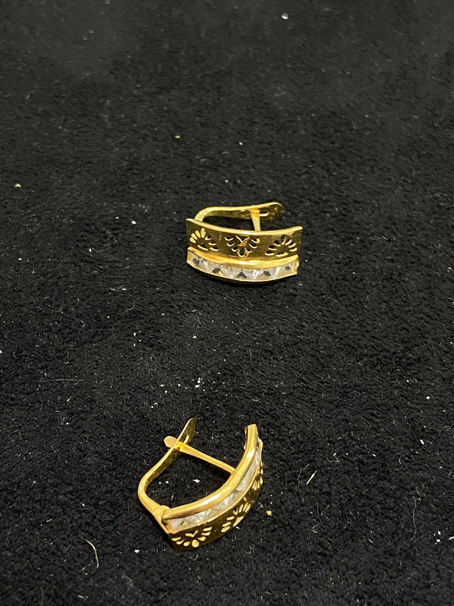 Pendientes de oro 18Kt de segunda mano