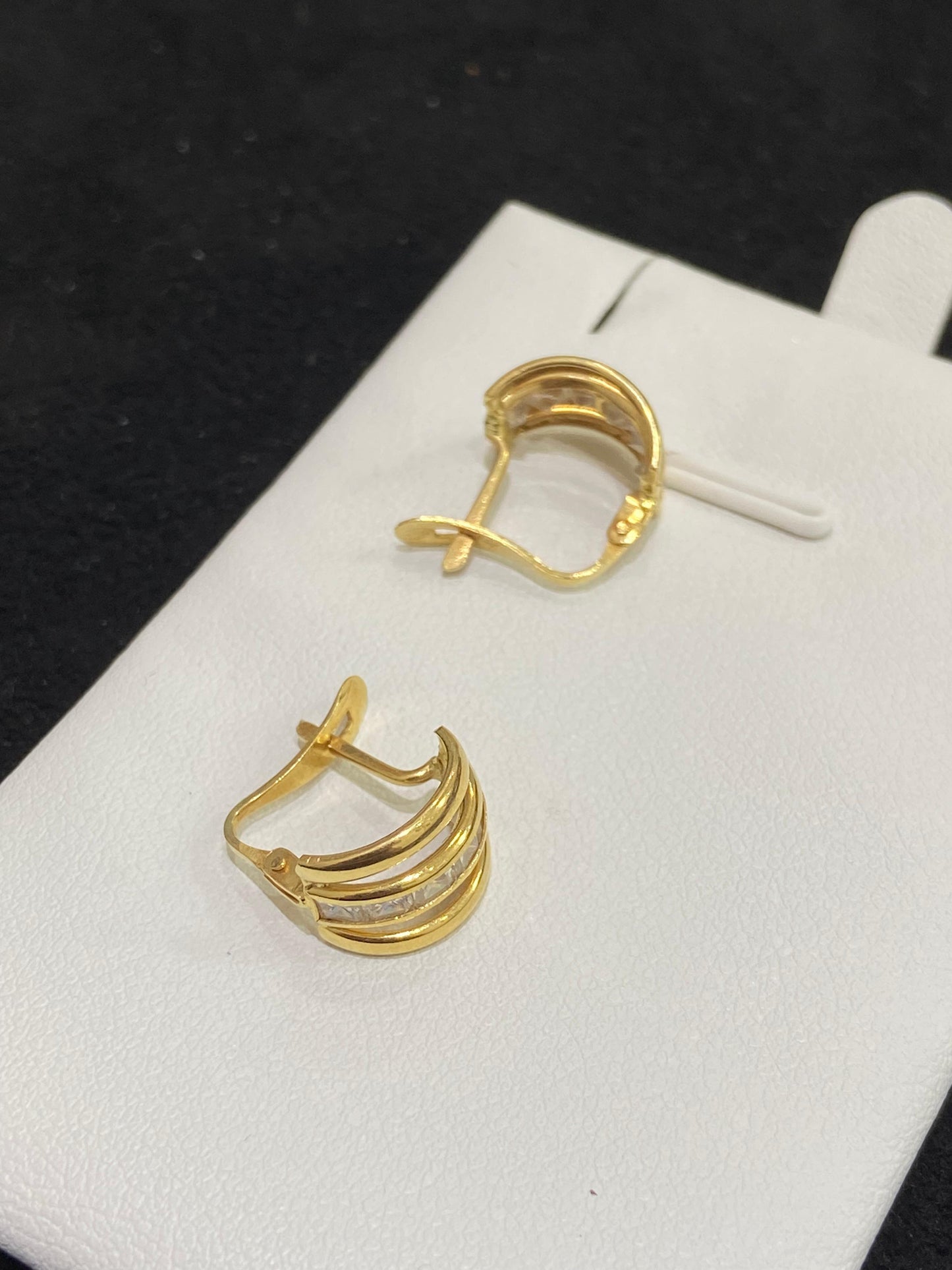 Pendientes de oro 18Kt de segunda mano