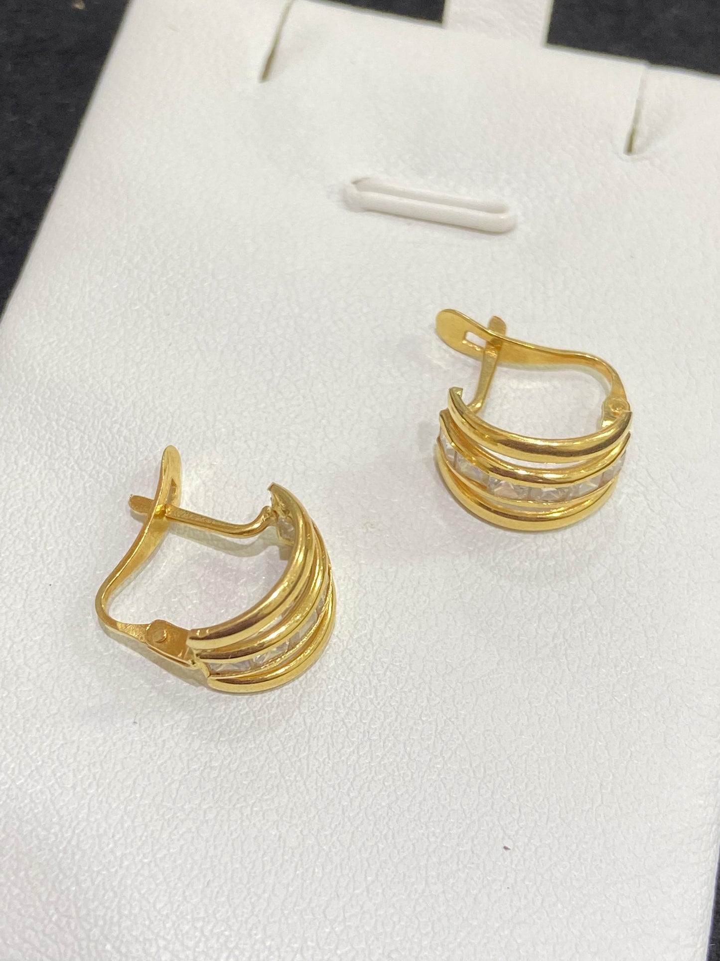 Pendientes de oro 18Kt de segunda mano