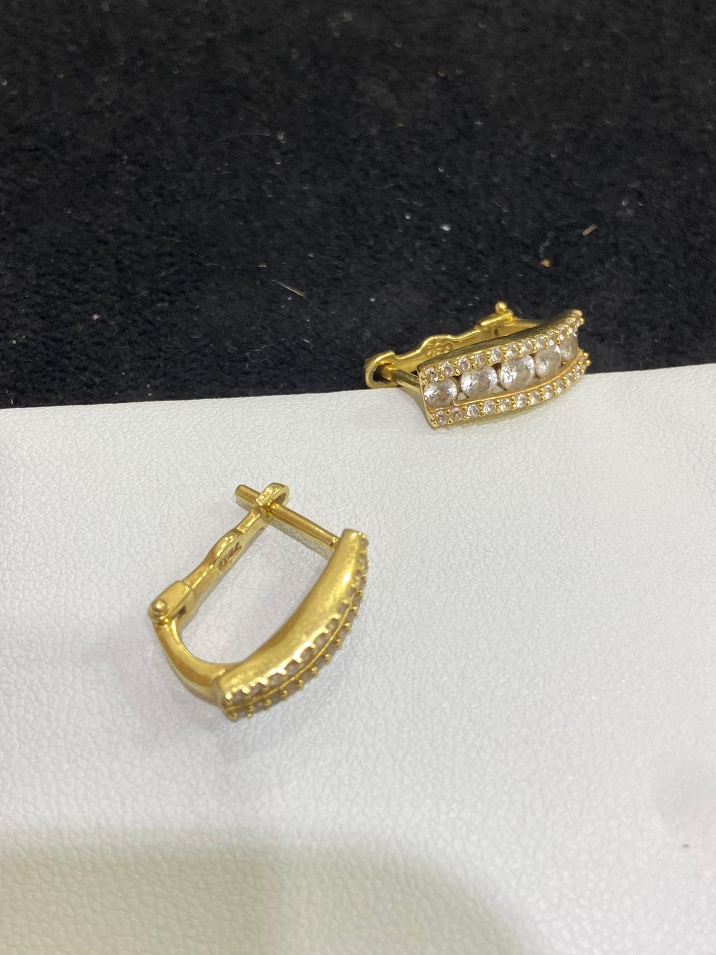 Pendientes de oro 18Kt de segunda mano