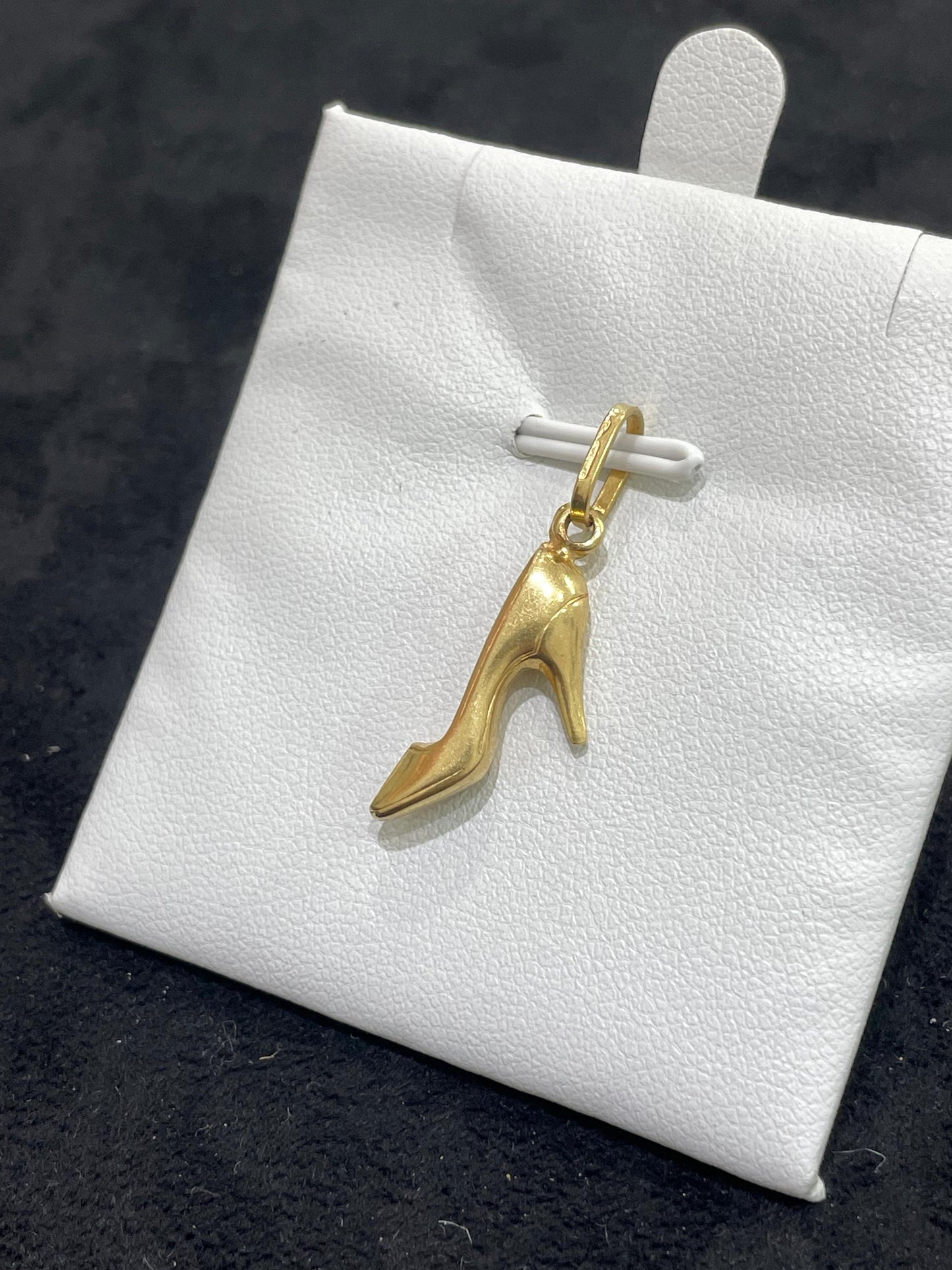 Colgante de oro 18Kt de segunda mano