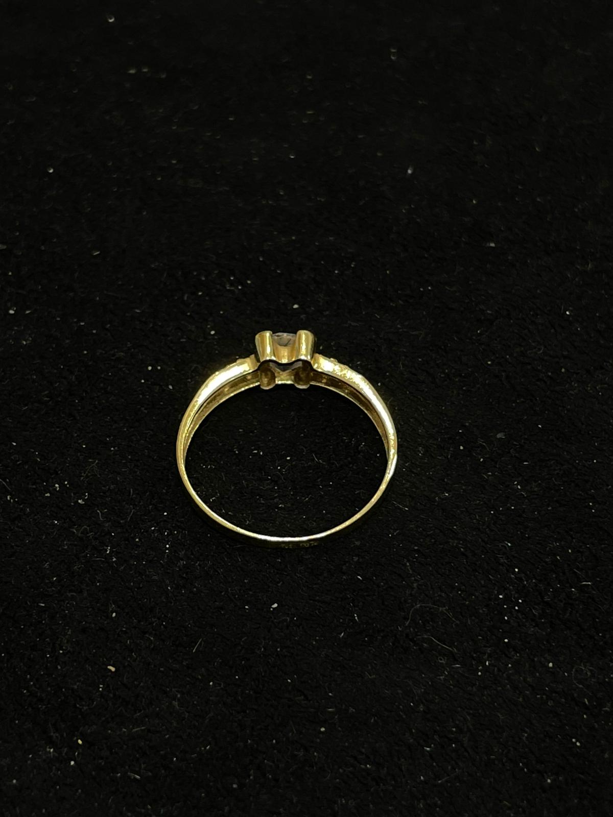 Anillo de oro de 18 Kt de segunda mano