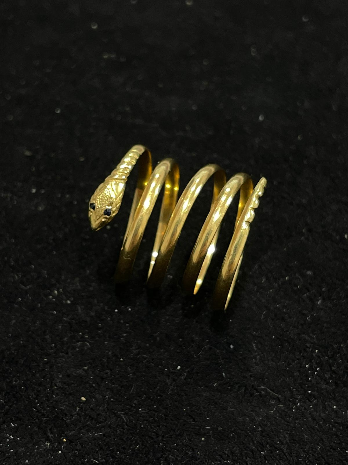 Anillo de oro de 18 Kt de segunda mano